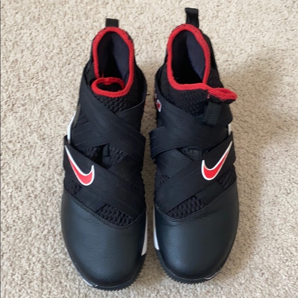 nike zoom with velcro strap